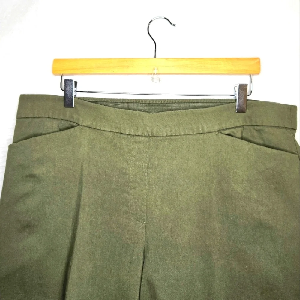 Liz Claiborne Ankle Pants. Olive green. 16 - Picture 7 of 12
